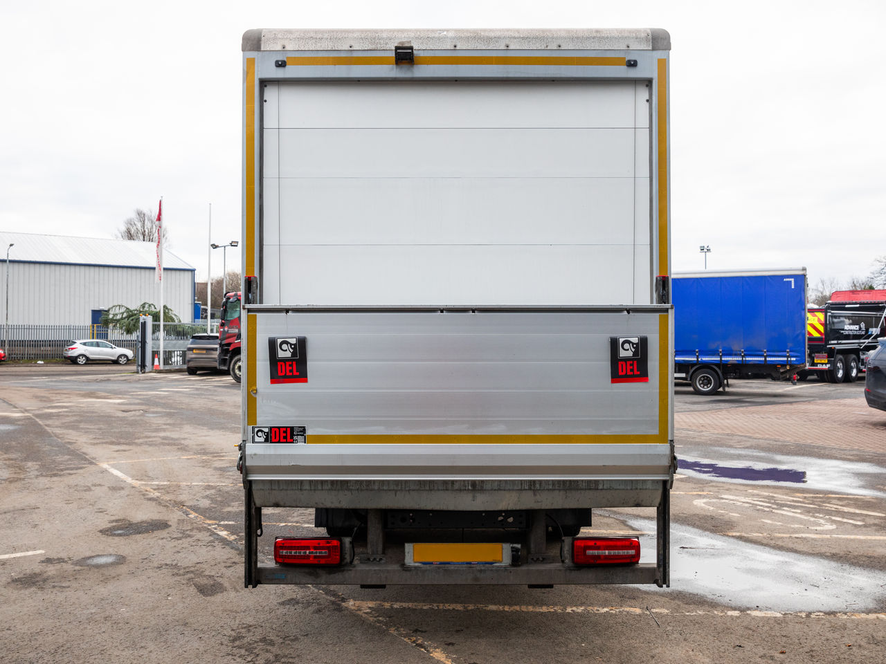 Ready to go DAF XB190, Box, 190, 7.5 Tonne, Day Cab, Automatic, Camera at the rear of the vehicle for rear view. Camera images will be shown on the additional display in the dashboard wing belonging to the OAF Infotainment System: Luxury, Luxury Plus or Exclusive., Column Tail Lift , DAB Radio, DAF drowsiness detection assesses the driver's alertness through vehicle systems analysis and warns the driver, when deemed necessary., Drive-off Assist informs the driver of vulnerable road users in the front bumper area and, if applicable, warns the driver to prevent collision, , -, - | for sale at MV Commercial, the UKs leading Truck, Trailers and Van supplier. (SN74XVS 974872)