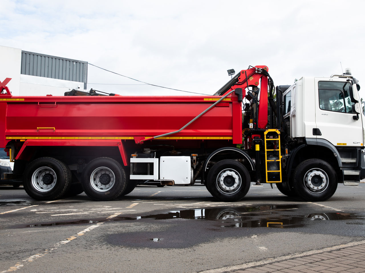 Ready to go DAF CF 450, Tipper Grab, 450, 32 Tonne, Day Cab, Automatic, Kelsa Hi-Bar, Beacons, Chapter 8 Markings, Chrome Mirror Covers, Sheeting System, , Palfinger Epsilon, Epsilon M125L | for sale at MV Commercial, the UKs leading Truck, Trailers and Van supplier. (PN20DTV 974976)