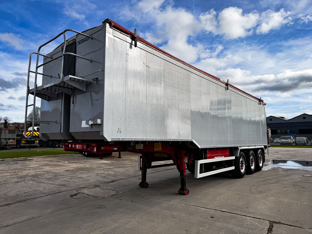 2012 Fruehauf 74cu TASCC Stepframe with manual sheet, manual gate and a weigher Trailers for sale at MV Commercial