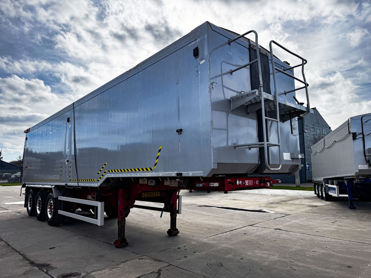 2012 Fruehauf 74cu TASCC Stepframe with manual sheet, manual gate and a weigher Trailers for sale at MV Commercial