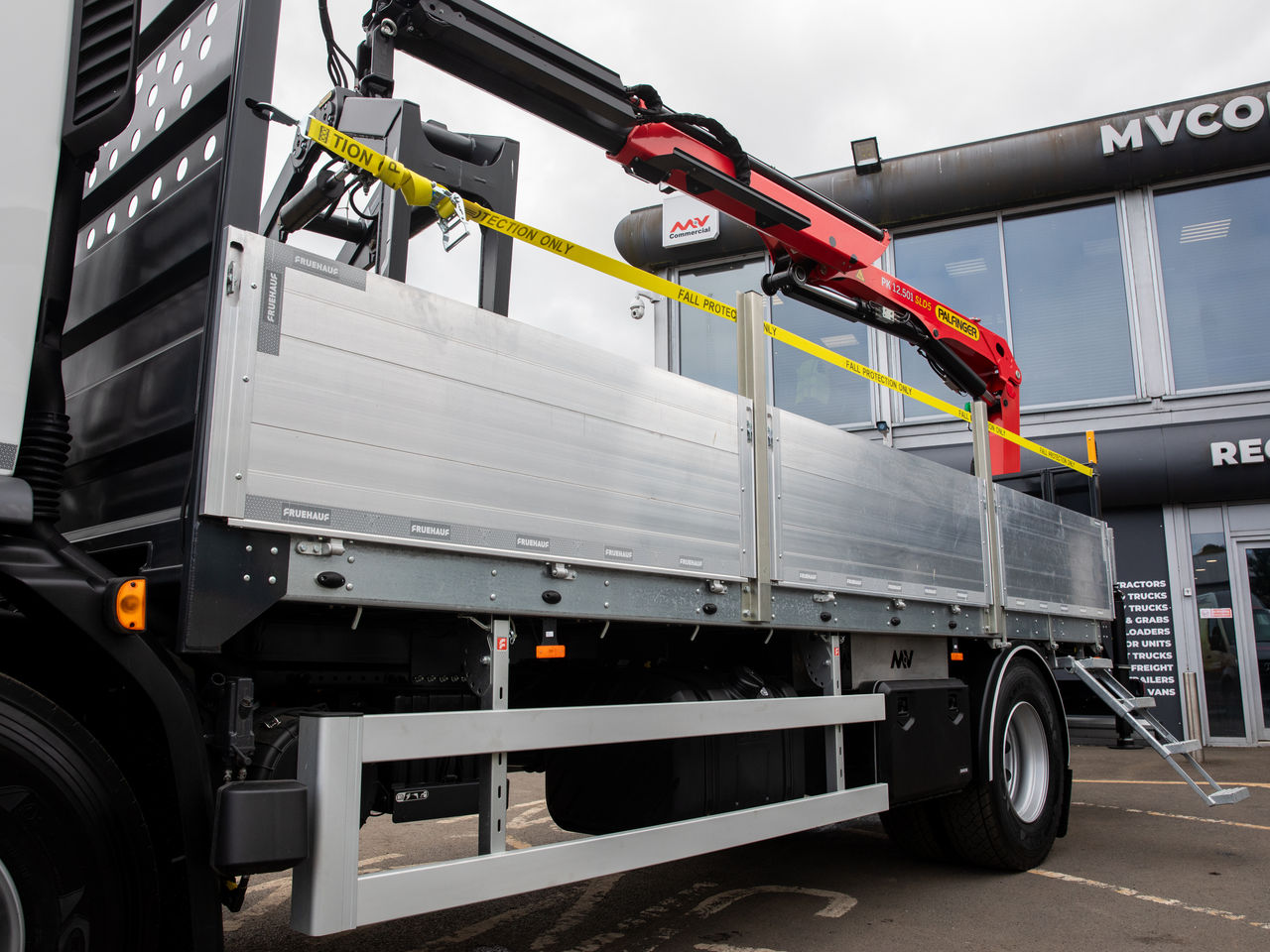 Ready to go DAF XB290, Brick Grabs, 290, 18 Tonne, Day Cab, Automatic, 30l - AdBlue , 3 Seats in Cab, Adaptive Cruise Control, Air Conditioning, Beacons, , Palfinger, PK12.501 | for sale at MV Commercial, the UKs leading Truck, Trailers and Van supplier. (L547152 975535)