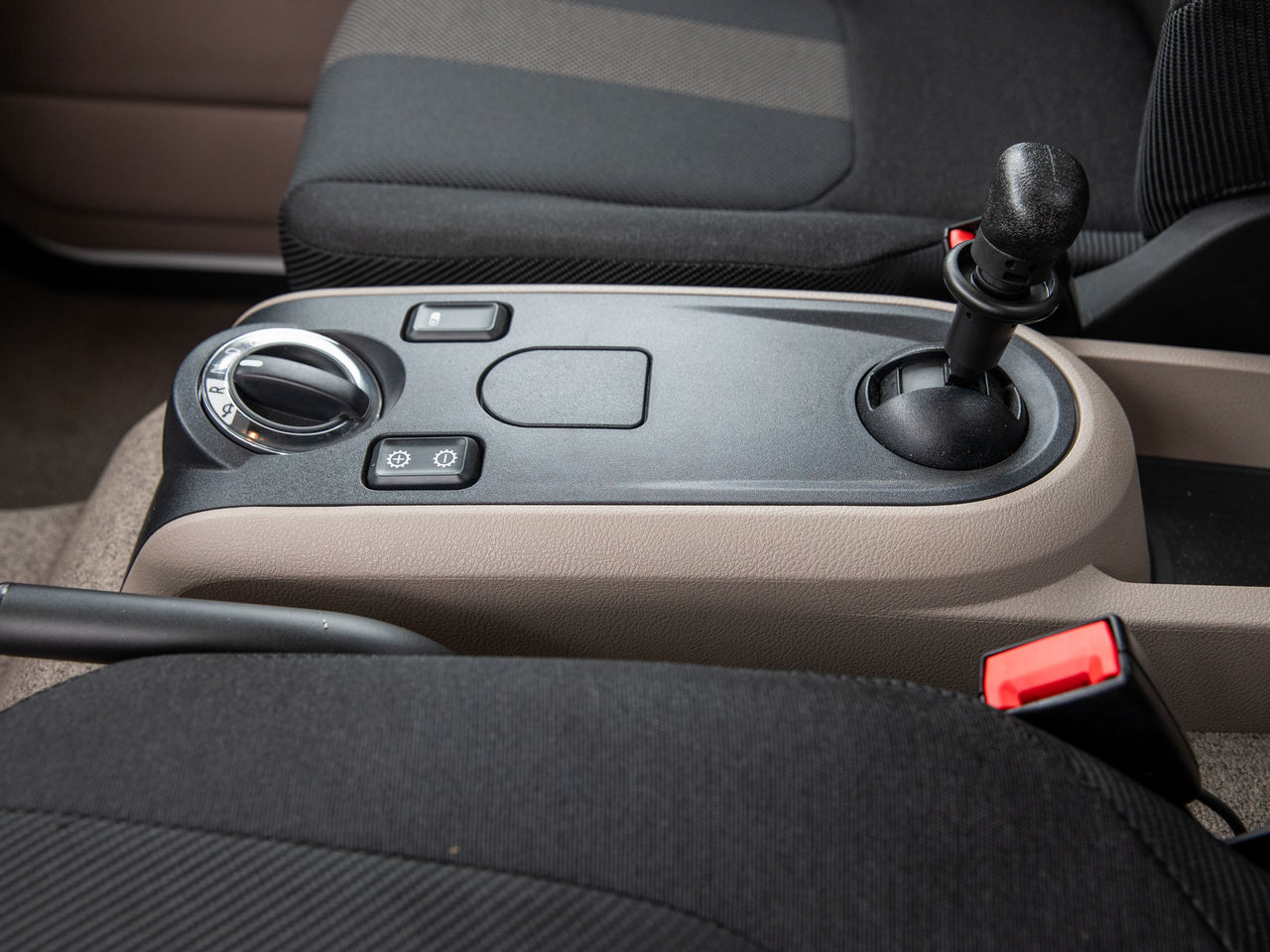 Ready to go DAF XB290, Brick Grabs, 290, 18 Tonne, Day Cab, Automatic, 30l - AdBlue , 3 Seats in Cab, Adaptive Cruise Control, Air Conditioning, Beacons, , Palfinger, PK12.501 | for sale at MV Commercial, the UKs leading Truck, Trailers and Van supplier. (L547152 975541)