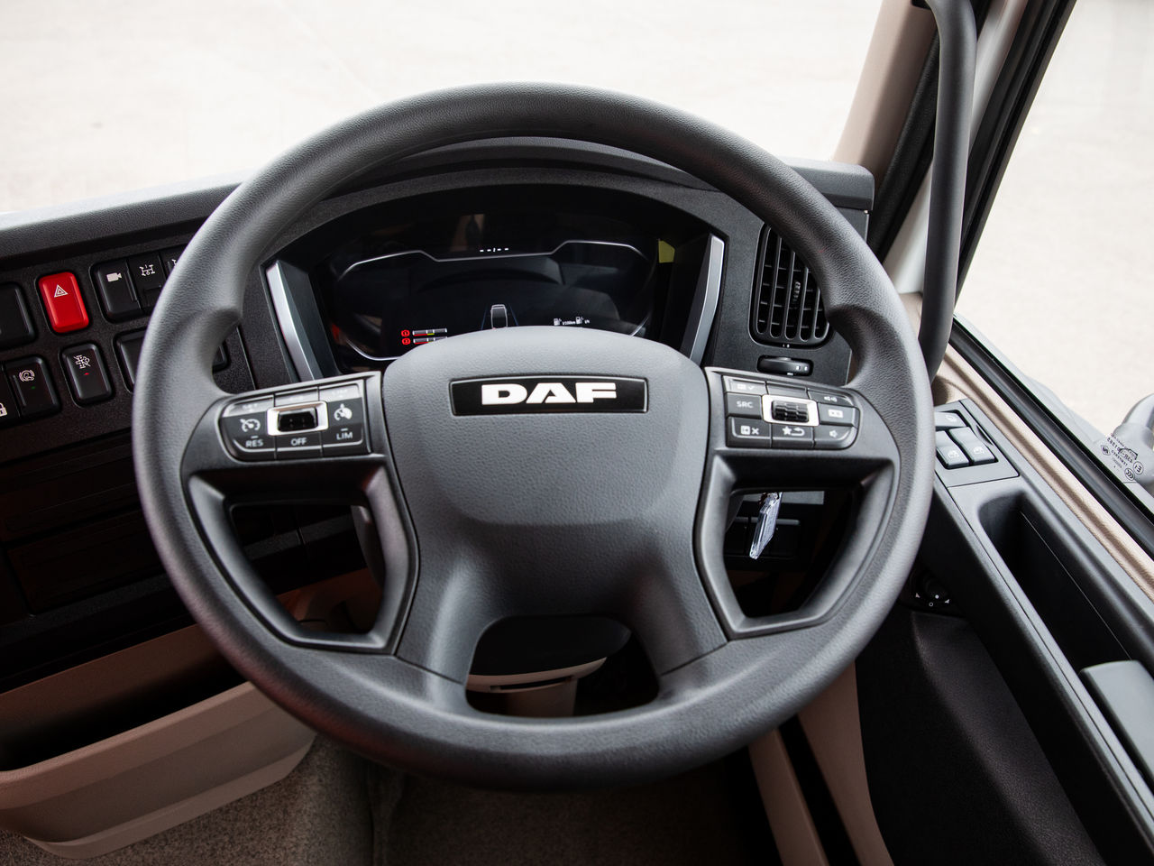 Ready to go DAF XB290, Brick Grabs, 290, 18 Tonne, Day Cab, Automatic, 30l - AdBlue , 3 Seats in Cab, Adaptive Cruise Control, Air Conditioning, Beacons, , Palfinger, PK12.501 | for sale at MV Commercial, the UKs leading Truck, Trailers and Van supplier. (L547152 975545)