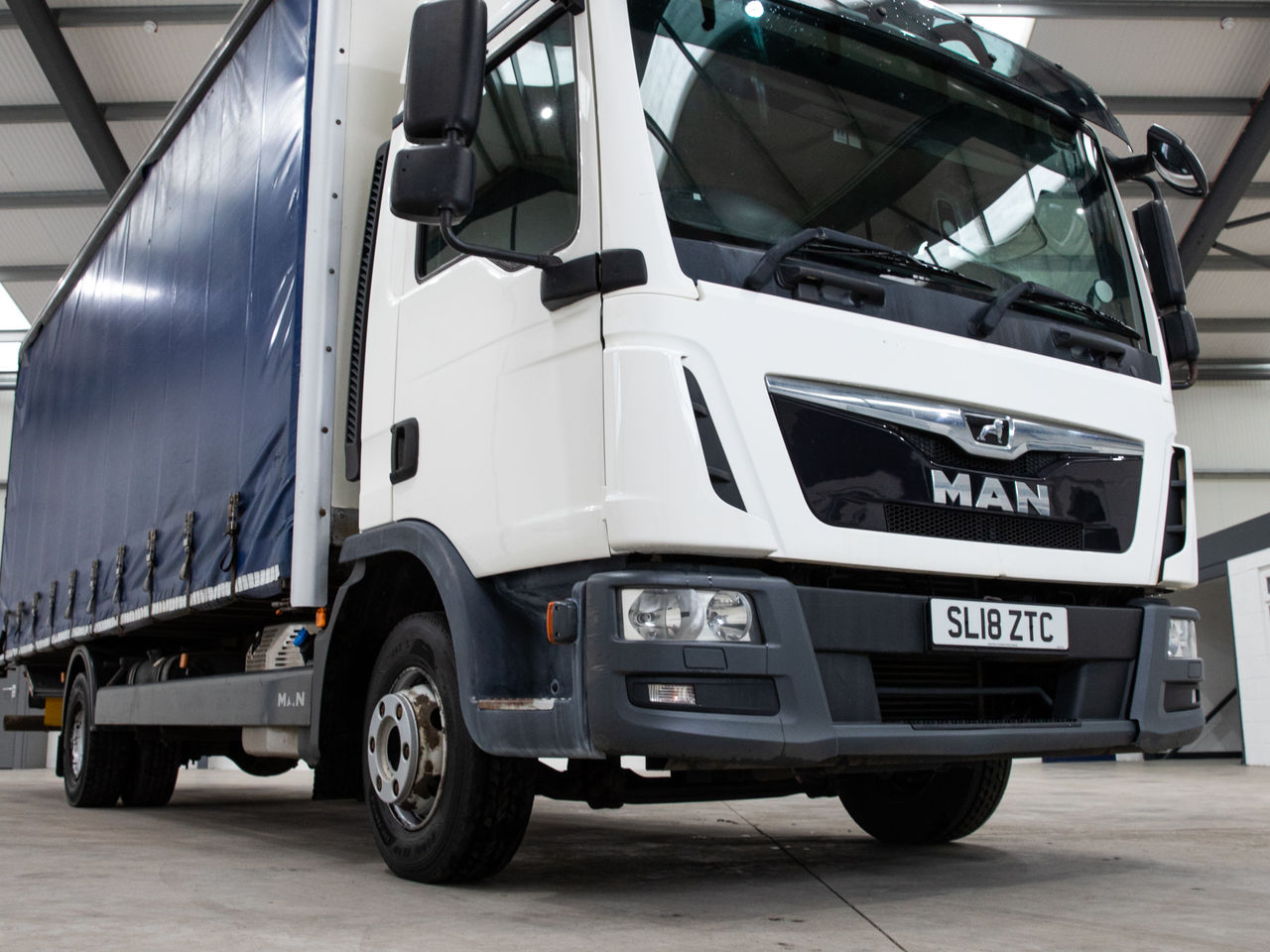 2018 MAN TGL 10.190 Curtainsider for sale at MV Commercial