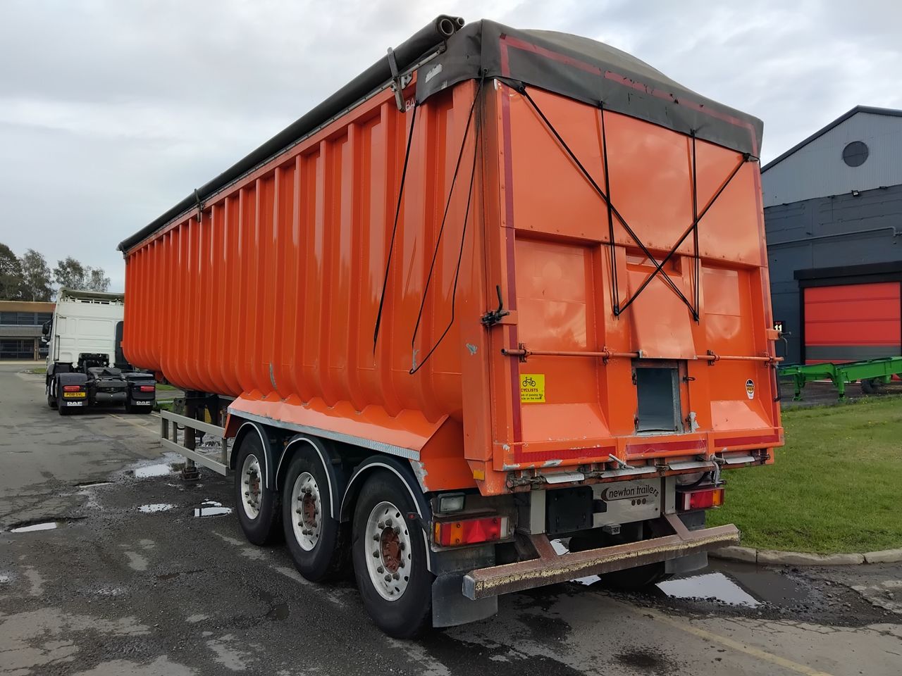 2019 FRUEHAUF 70cu TASCC Bathtub Stepframe with Hydroclear Sheet, Weigher, Reverse Camera Trailers for sale at MV Commercial