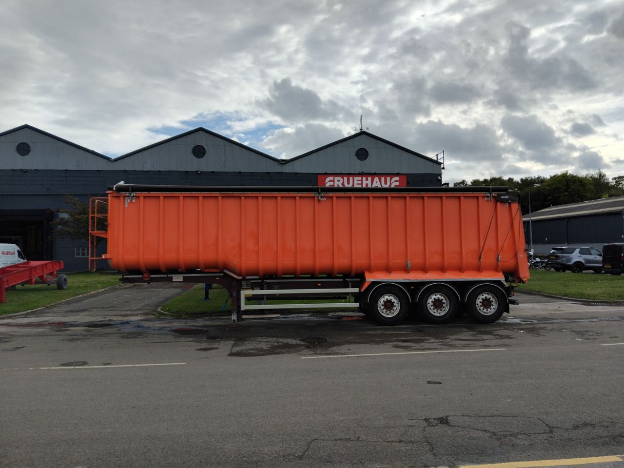 2019 FRUEHAUF 70cu TASCC Bathtub Stepframe with Hydroclear Sheet, Weigher, Reverse Camera Trailers for sale at MV Commercial
