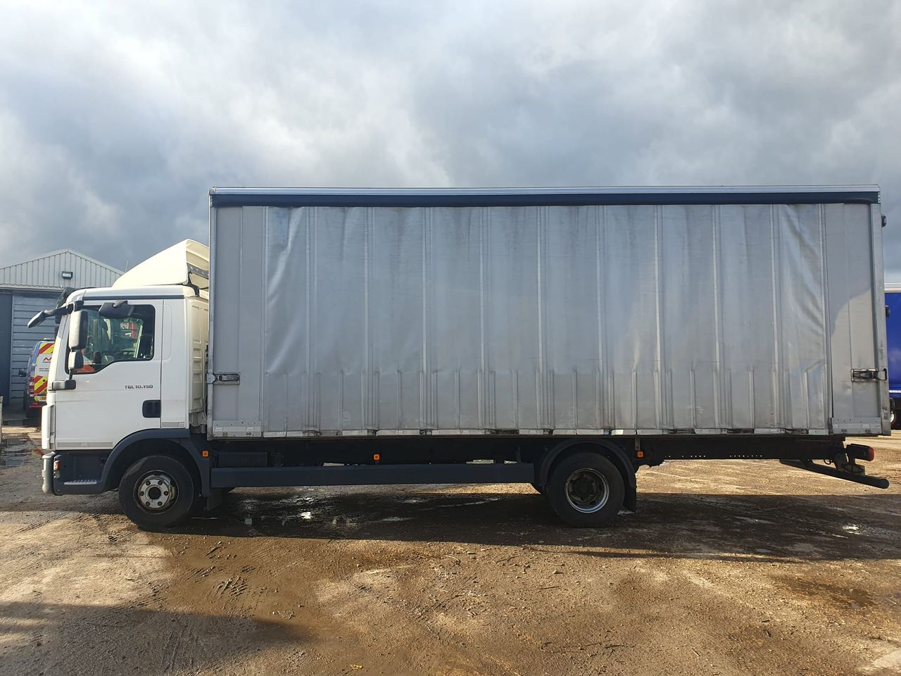 2018 MAN TGL 10.190 Curtainsider for sale at MV Commercial