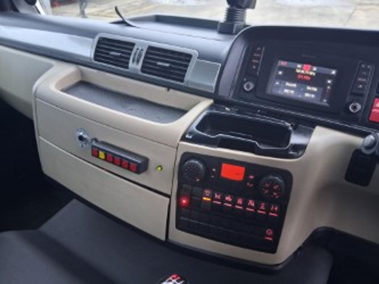 2018 MAN TGM 18.230 Skip Loader for sale at MV Commercial