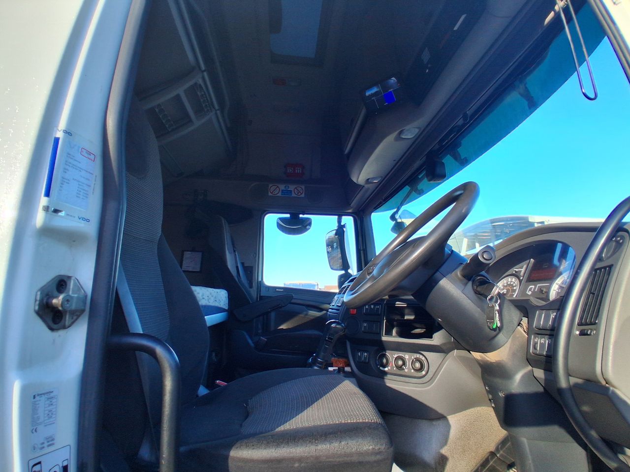 Ready to go DAF XF 510, Tractor Unit, 510, 44 Tonne, Super Space Cab, Manual, Reversing Camera, Double Bunk, Crane Pads and Carriers, Work Light , Kelsa Hi-Bar, , Palfinger, - | for sale at MV Commercial, the UKs leading Truck, Trailers and Van supplier. (S29NDC 980035)