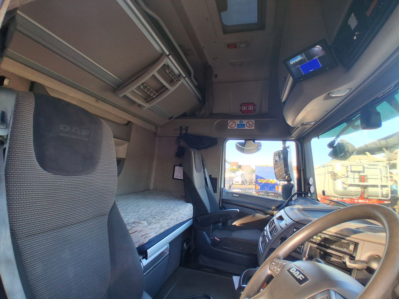 Ready to go DAF XF 510, Tractor Unit, 510, 44 Tonne, Super Space Cab, Manual, Reversing Camera, Double Bunk, Crane Pads and Carriers, Work Light , Kelsa Hi-Bar, , Palfinger, - | for sale at MV Commercial, the UKs leading Truck, Trailers and Van supplier. (S29NDC 980036)