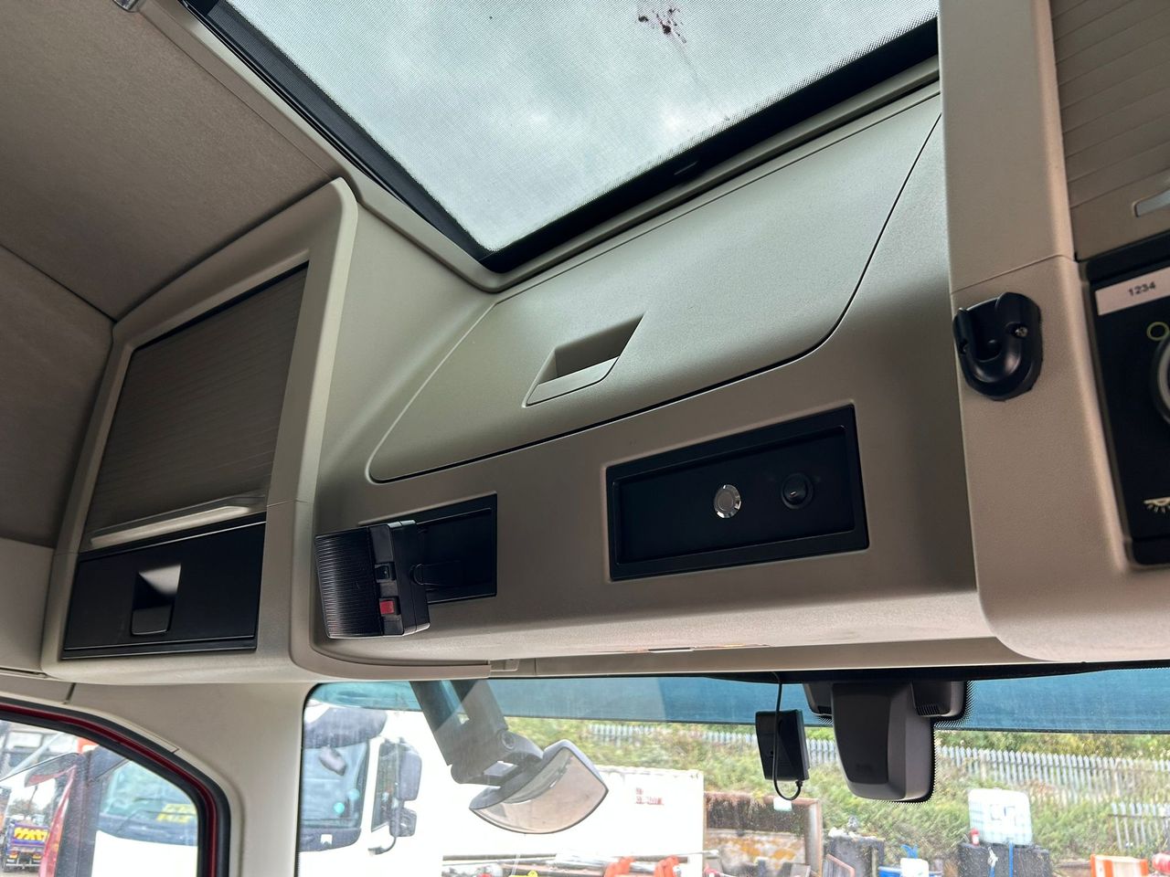 2018 Volvo FH 500 Tractor Unit for sale at MV Commercial