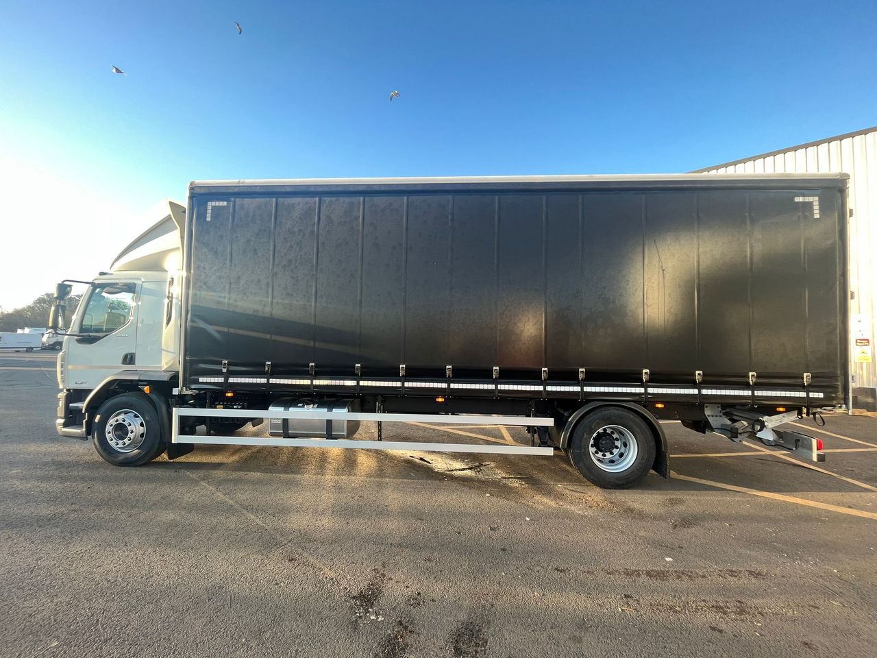 2023 DAF LF 290 Curtainsider for sale at MV Commercial