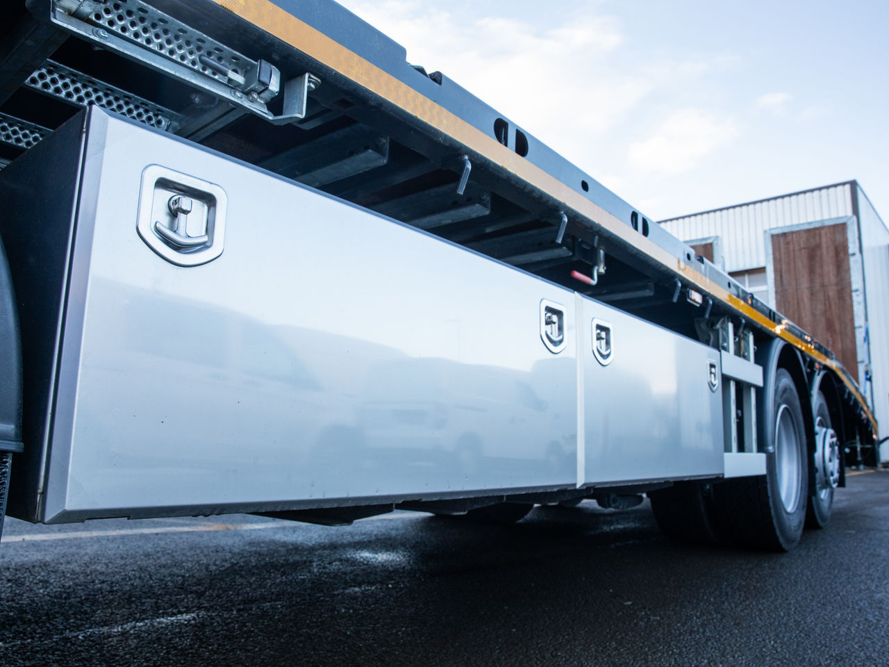 Ready to go DAF CF 480, Beavertail, null, 32 Tonne, Day Cab, Automatic, 28mm Keruing Hardwood Floor, 2 X 9 Tonne Front Axles, Adaptive Cruise Control, AdBlue Tank - 45 Litre, Advanced Emergency Braking System (AEBS), , Palfinger, PK 27001-EH HIGH PERFORMANCE | for sale at MV Commercial, the UKs leading Truck, Trailers and Van supplier. (SM73OSW 981664)