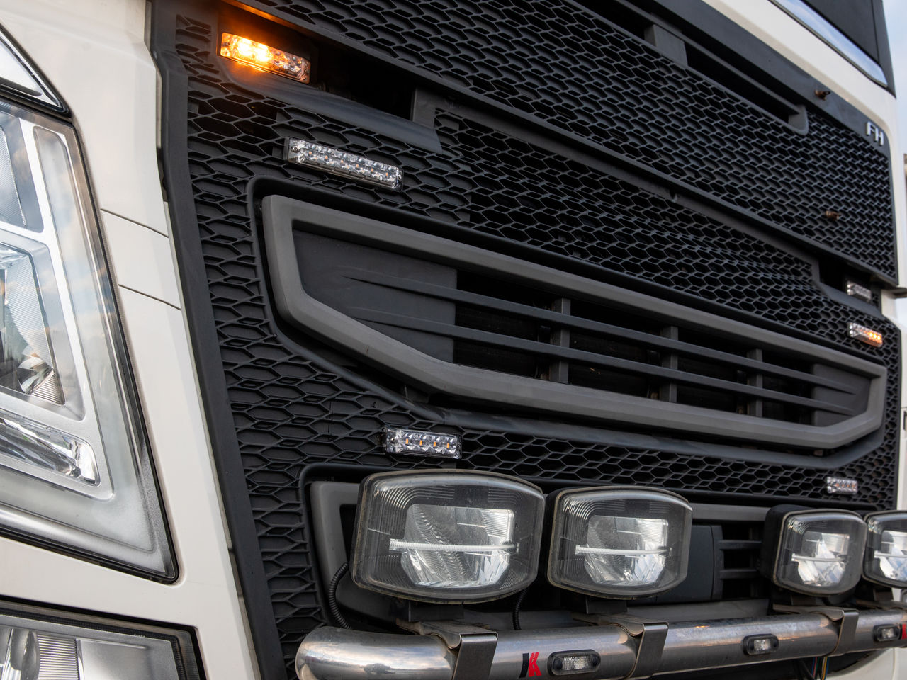 Ready to go Volvo FH 540, Tractor Unit, null, , Globetrotter, I-Shift, Kelsa Hi-Bar, Kelsa Low Bar, Multi Function Steering Wheel, Electric Windows, Electric Mirrors, , HIAB, X-HIPRO 858 EP-6 | for sale at MV Commercial, the UKs leading Truck, Trailers and Van supplier. (SJ69CSU 981776)