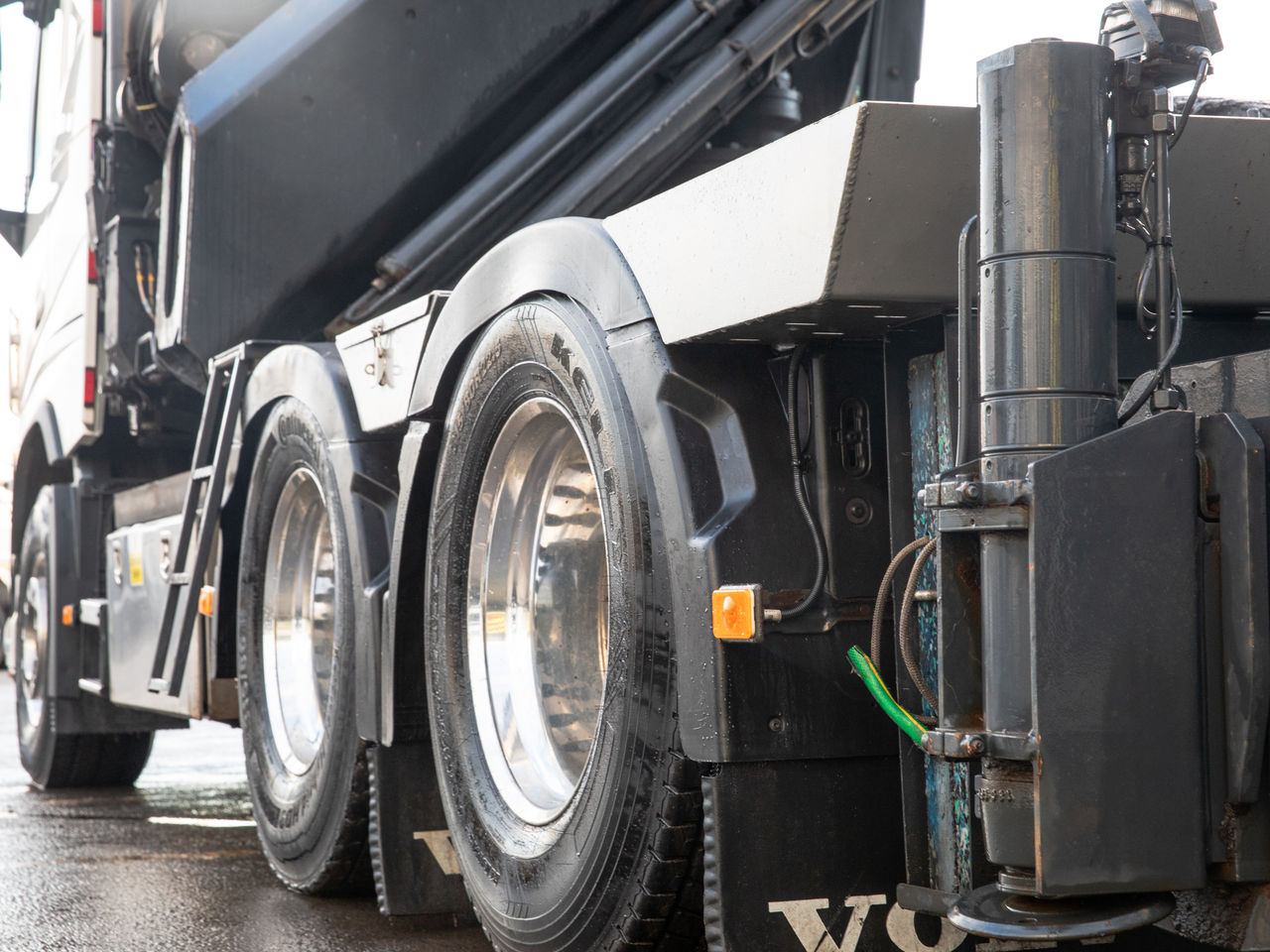 Ready to go Volvo FH 540, Tractor Unit, null, , Globetrotter, I-Shift, Kelsa Hi-Bar, Kelsa Low Bar, Multi Function Steering Wheel, Electric Windows, Electric Mirrors, , HIAB, X-HIPRO 858 EP-6 | for sale at MV Commercial, the UKs leading Truck, Trailers and Van supplier. (SJ69CSU 981783)