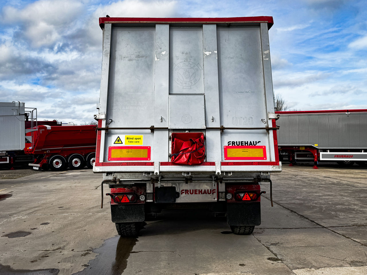 2012 Fruehauf 74cu TASCC Stepframe with manual sheet, manual gate and a weigher Trailers for sale at MV Commercial