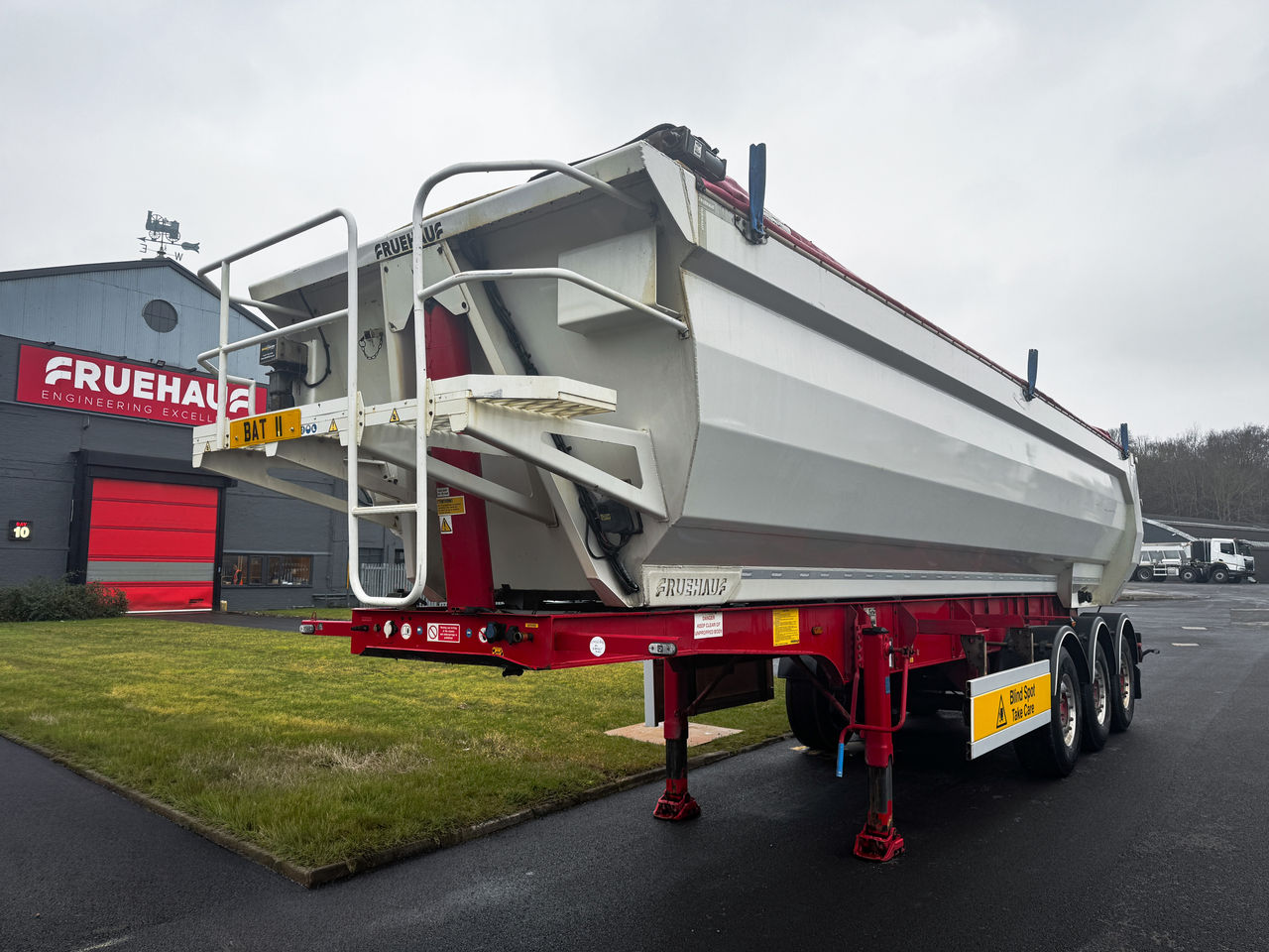 2017 FRUEHAUF 40cu Straightframe Halfpipe with Shurco Sheet, Air Tailgate, Weigher Trailers for sale at MV Commercial