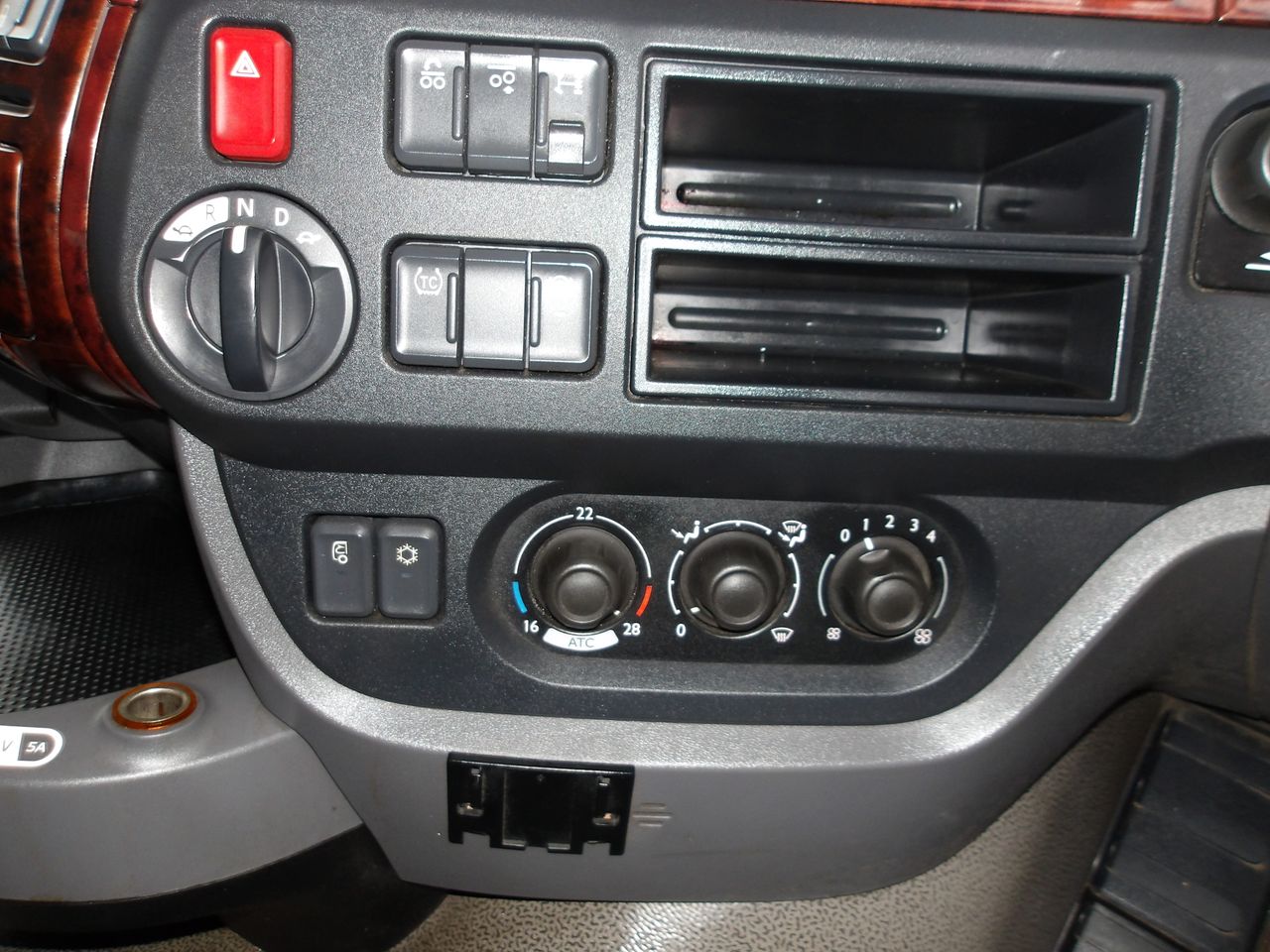 2016 DAF XF 460  Tractor Unit for sale at MV Commercial