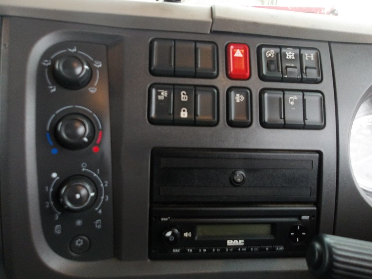 2022 DAF LF 290 Skip Loader for sale at MV Commercial