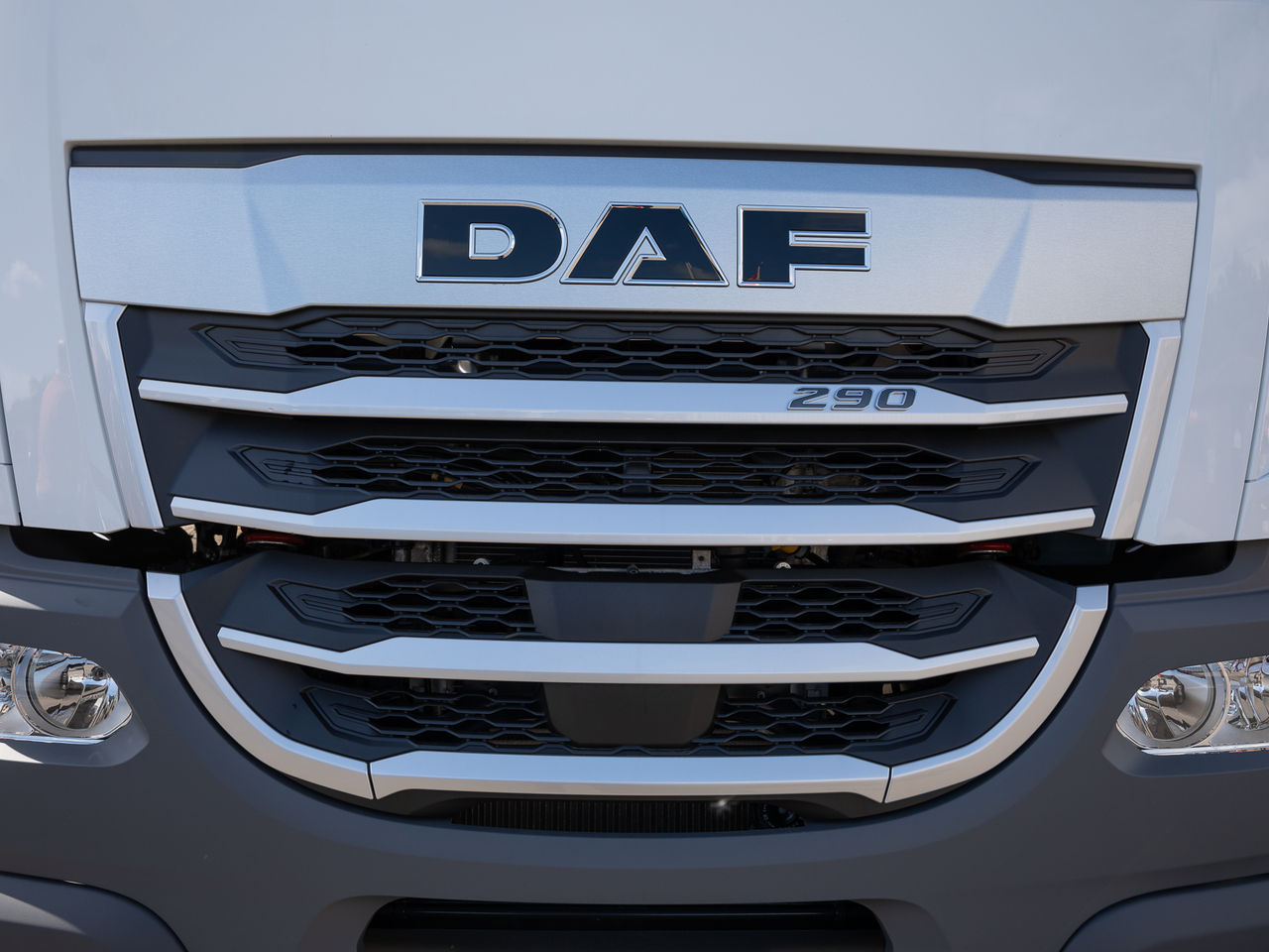  DAF XB290 Curtainsider for sale at MV Commercial