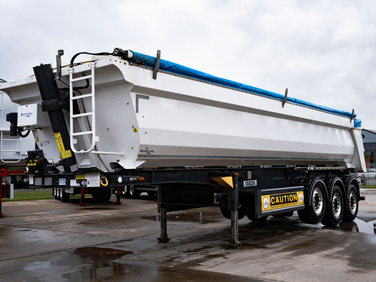 2023 Stas 45cu Halfpipe with Hydroclear Sheet, Air Tailgate, Reverse Camera, VWS Weigher Trailers for sale at MV Commercial