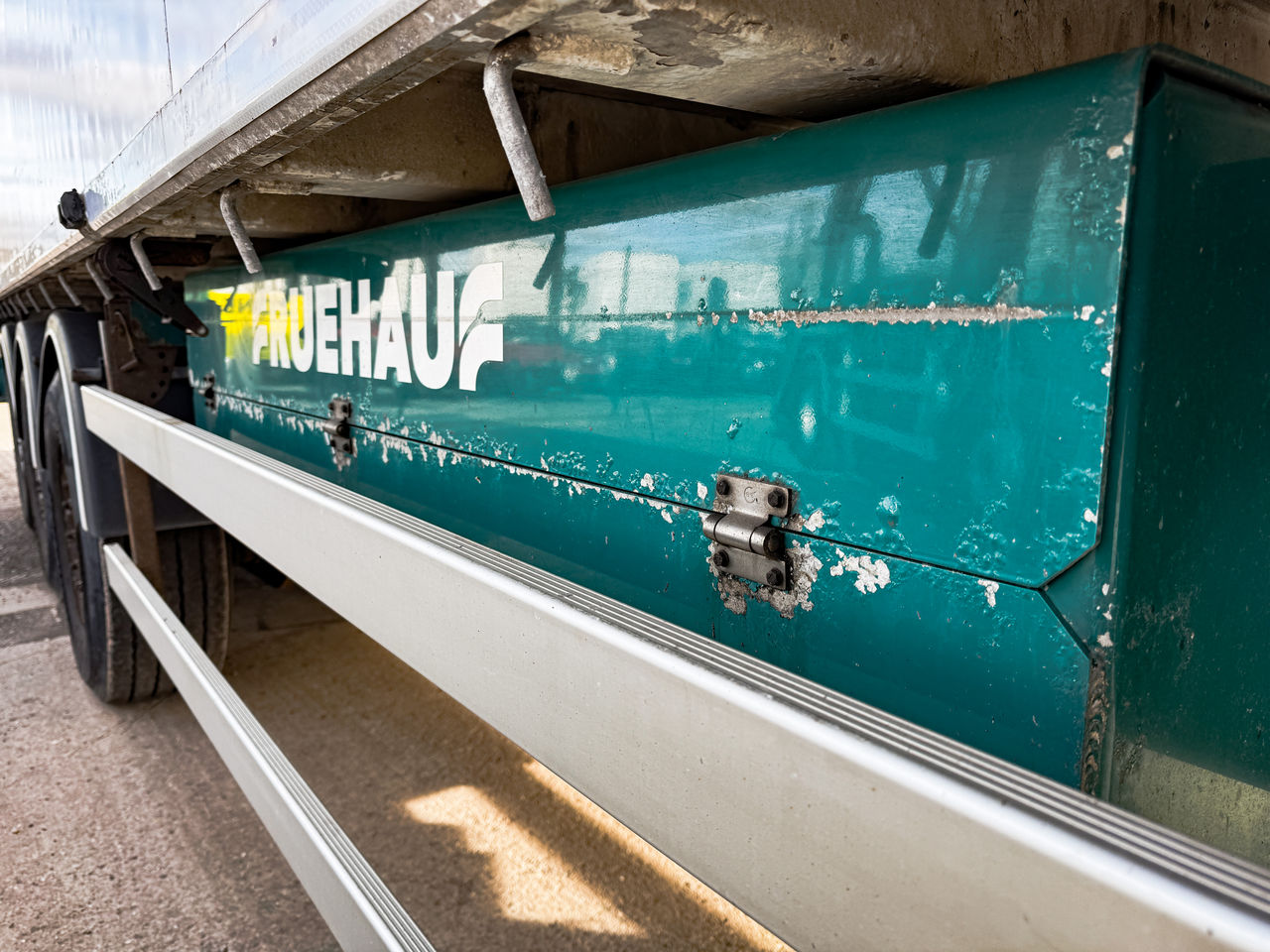 2019 FRUEHAUF STEPFRAME with manual gatelocks, manual sheet, weigher Trailers for sale at MV Commercial