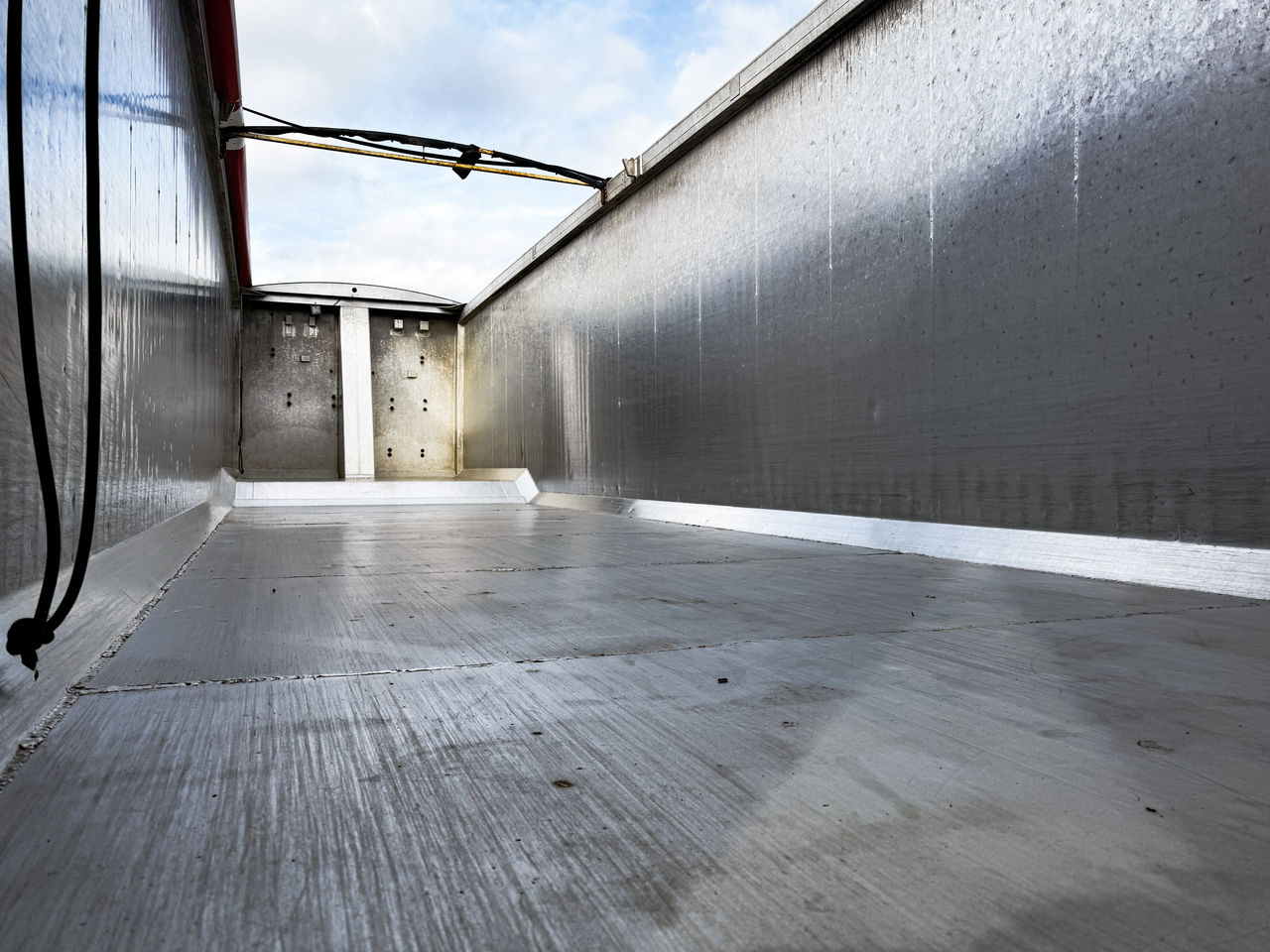 2012 Fruehauf 74cu TASCC Stepframe with manual sheet, manual gate and a weigher Trailers for sale at MV Commercial