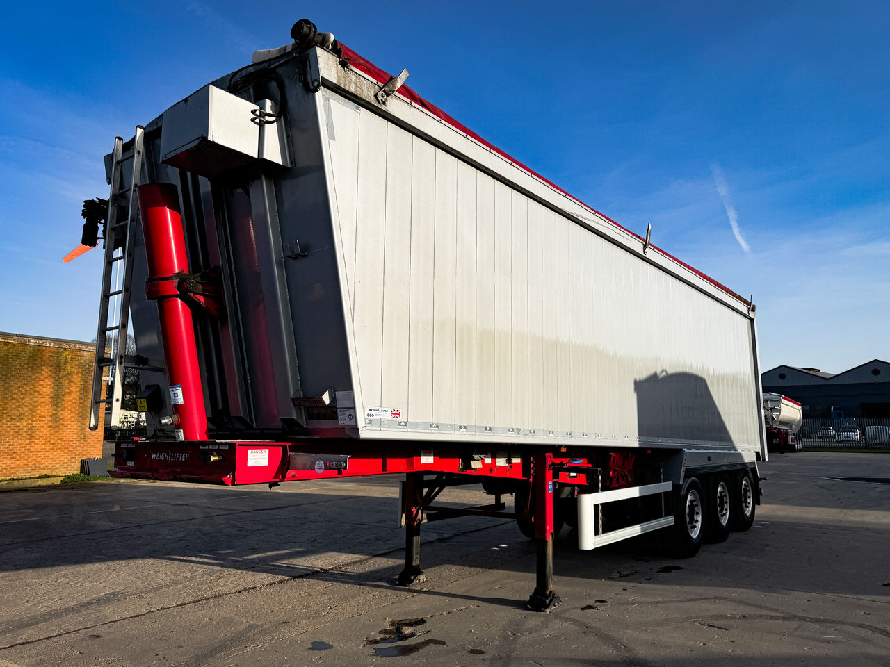 2020 Weightlifter Sloper Smoothside Tipper Trailers for sale at MV Commercial