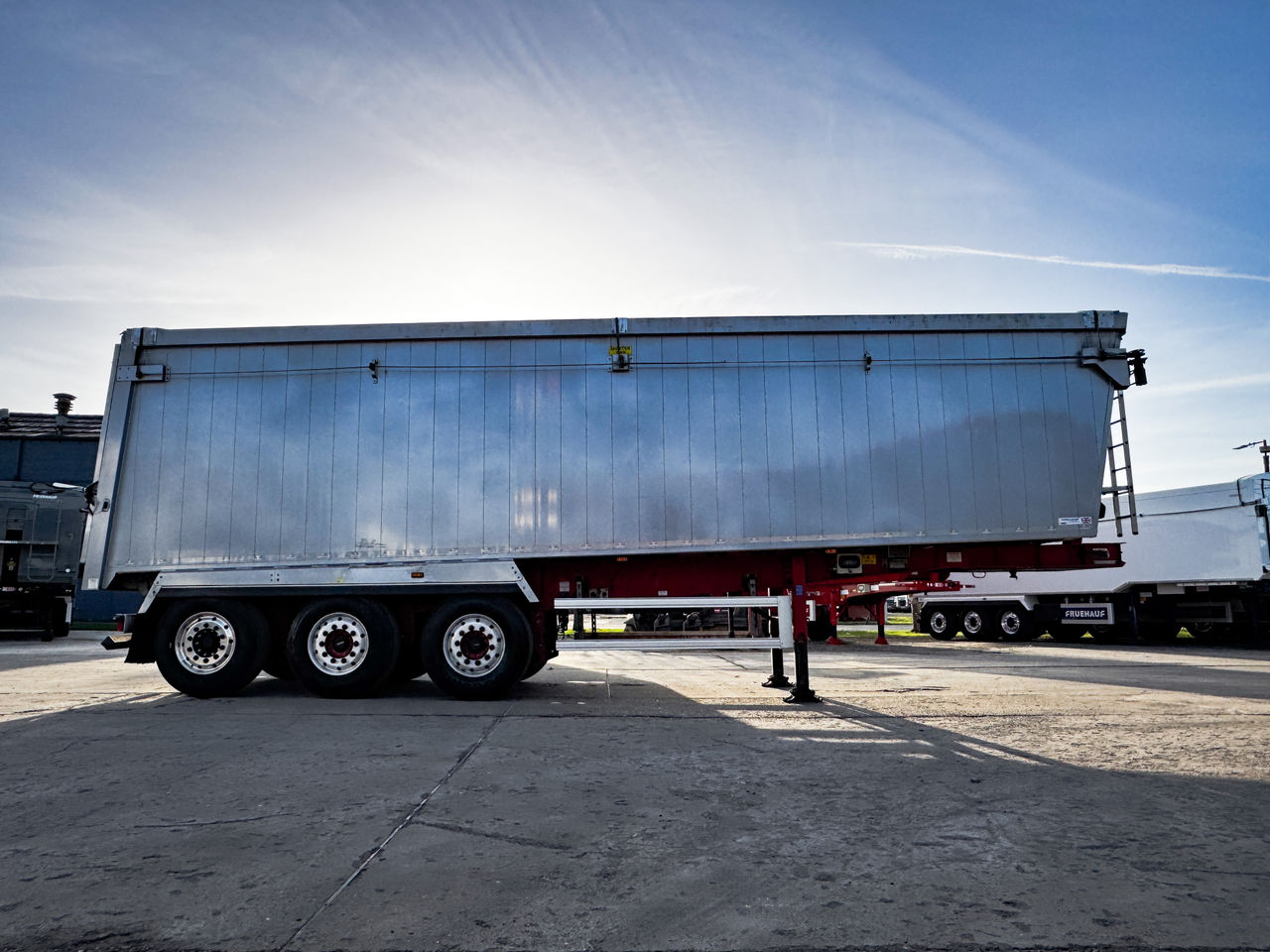 2020 Weightlifter Sloper Smoothside Tipper Trailers for sale at MV Commercial