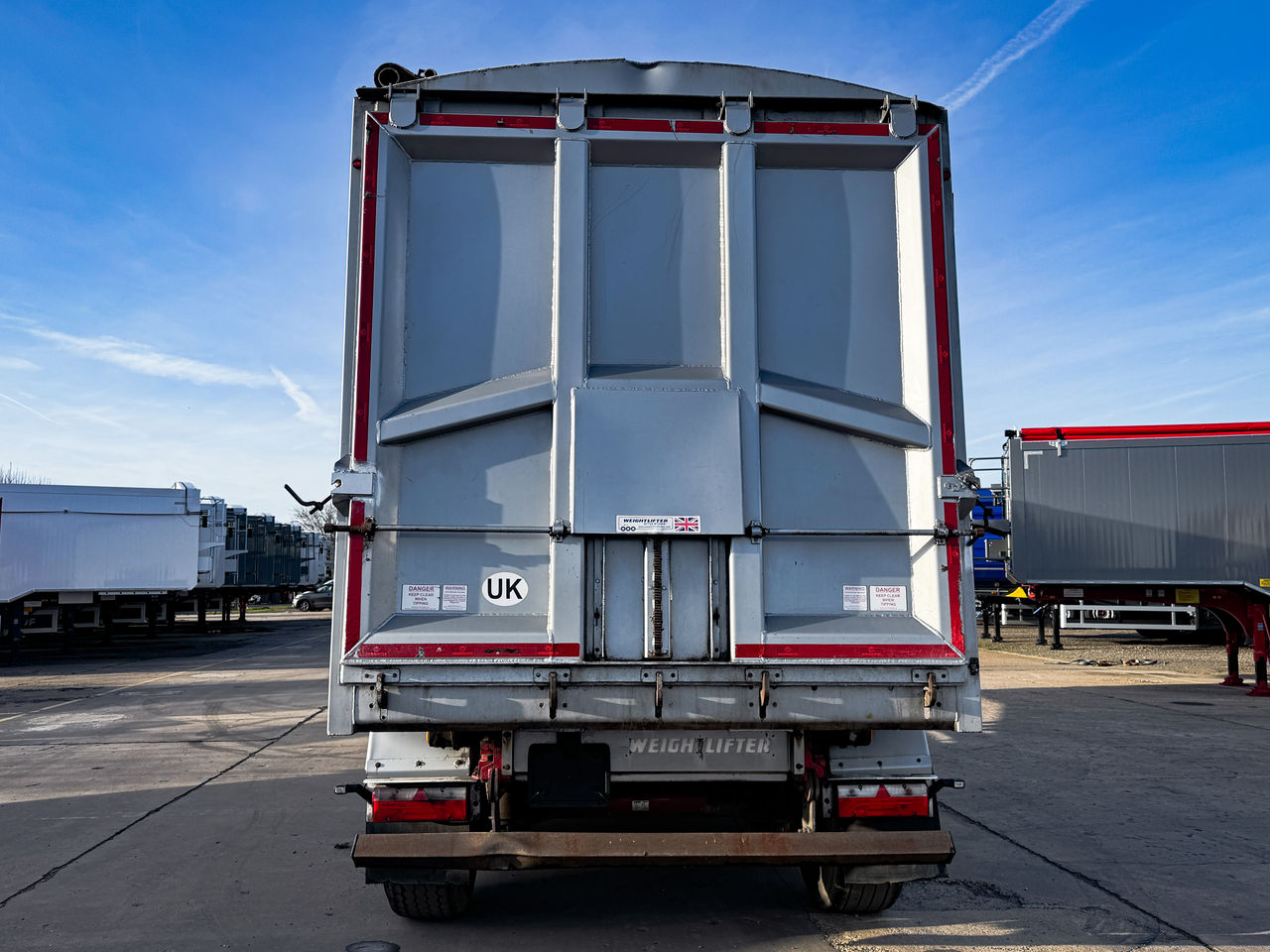 2020 Weightlifter Sloper Smoothside Tipper Trailers for sale at MV Commercial