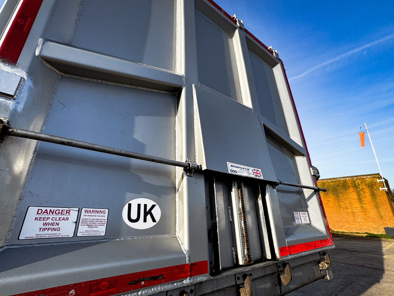 2020 Weightlifter Sloper Smoothside Tipper Trailers for sale at MV Commercial