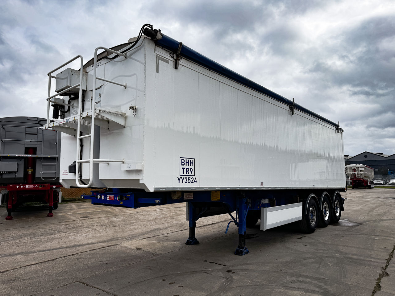 2018 Fruehauf Sloper Smoothside Tipper Trailers for sale at MV Commercial