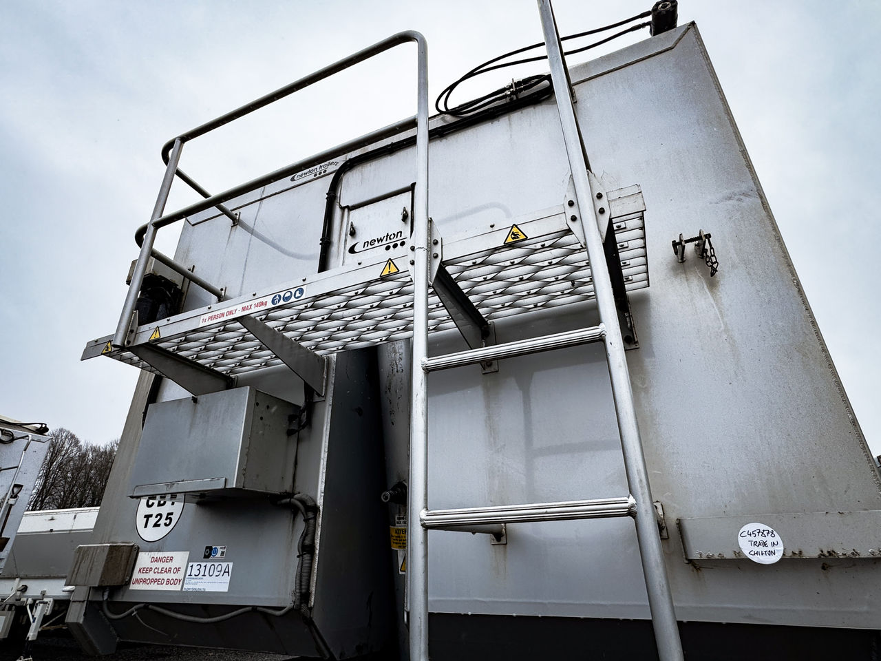 2017 FRUEHAUF 70 cu yd SLOPER with auto sheet, manual tailgate, reverse camera Trailers for sale at MV Commercial