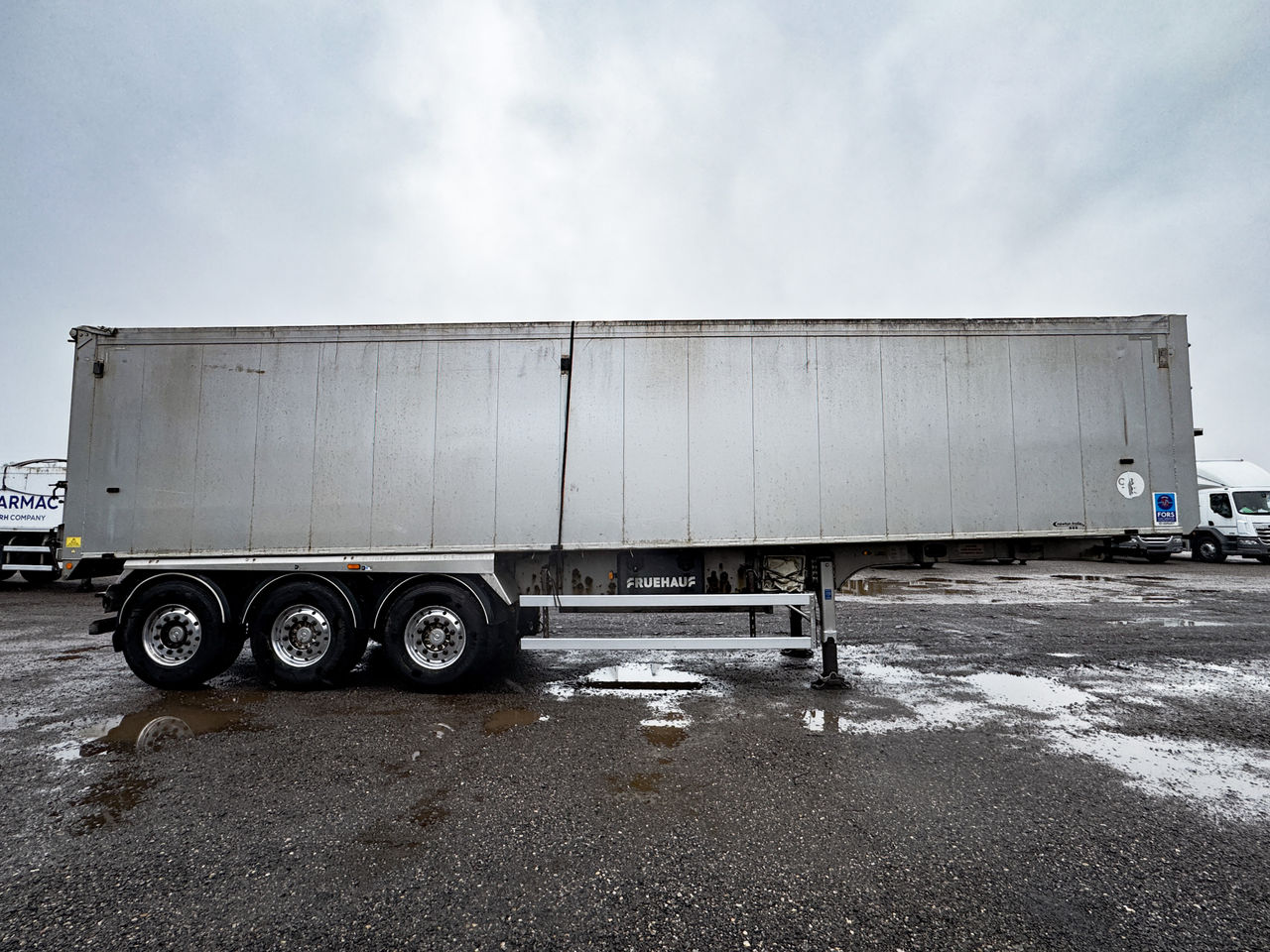 2016 FRUEHAUF 70 cu SLOPER with manual sheet, manual tailgate, reversing camera, durabrites, weigher Trailers for sale at MV Commercial