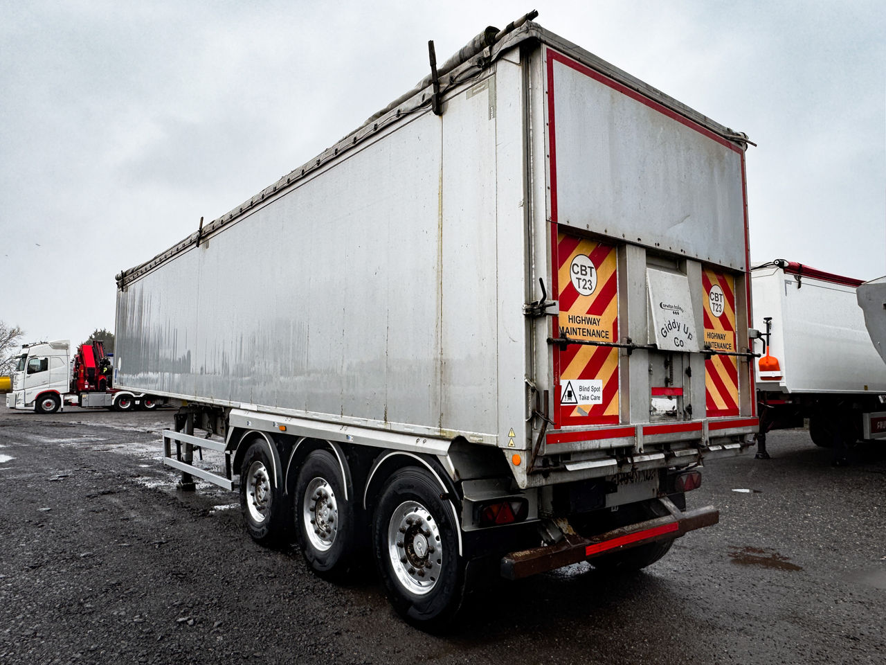 2016 FRUEHAUF 70 cu SLOPER with manual sheet, manual tailgate, reversing camera, durabrites, weigher Trailers for sale at MV Commercial