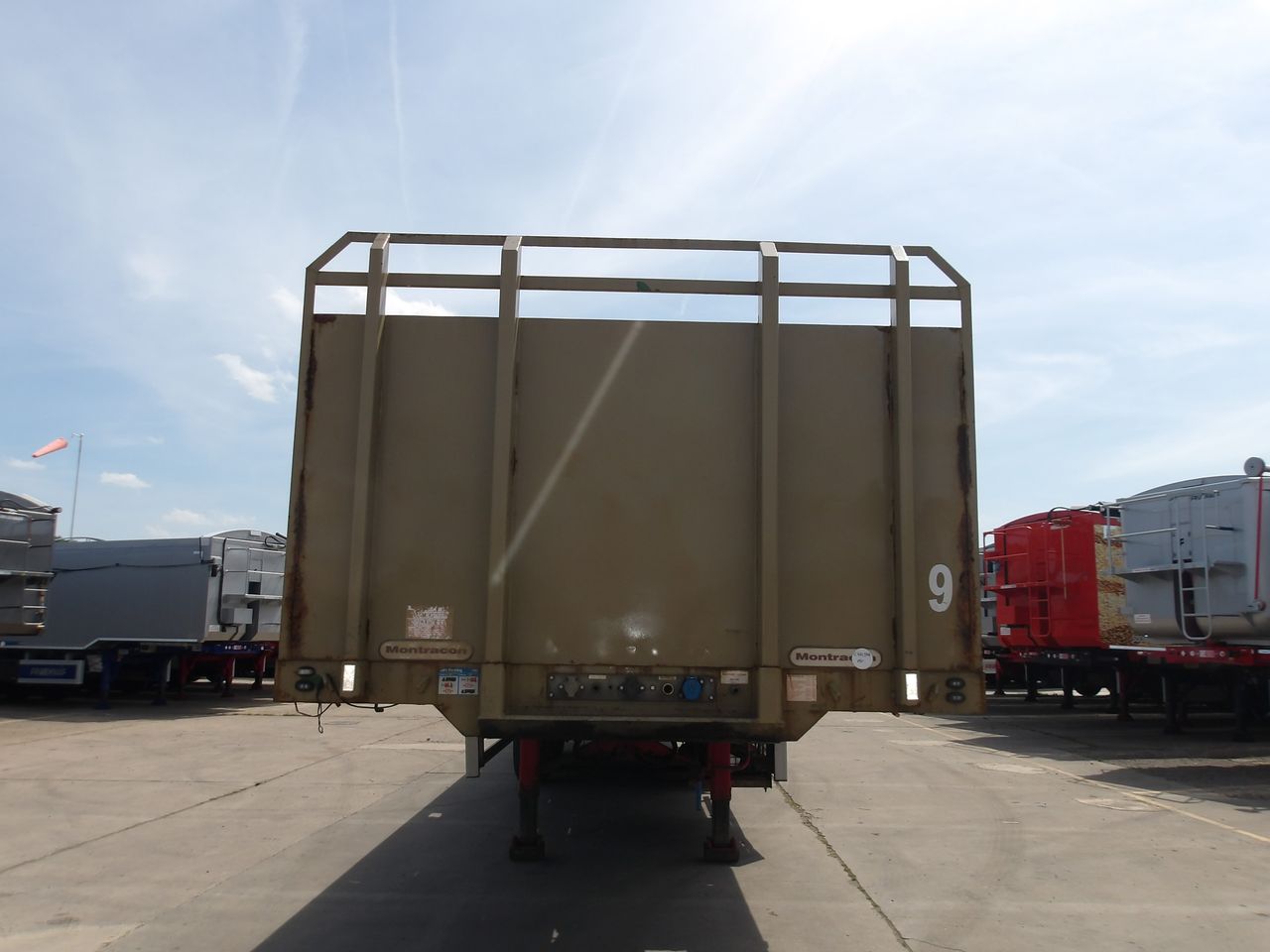 2016 Montracon 3 Axle Flatbed Trailers for sale at MV Commercial