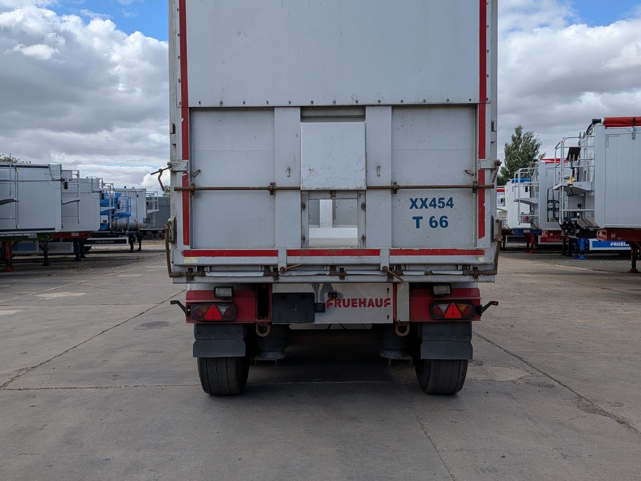 2018 Fruehauf 2018 74 cu TASCC Stepframe with manual tailgate, Hydroclear sheet and SAF Disc Trailers for sale at MV Commercial