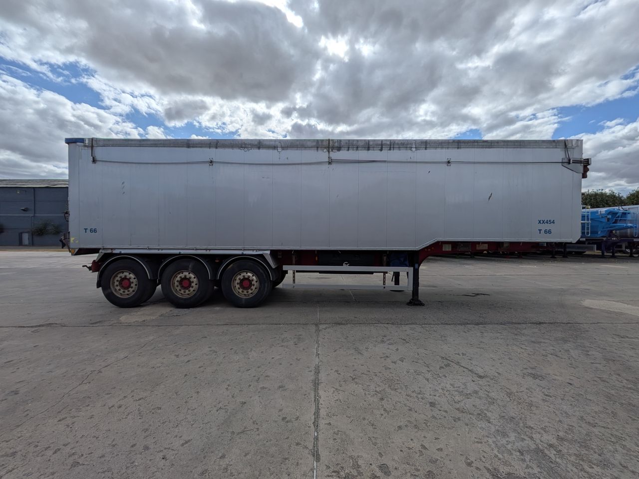 2018 Fruehauf 2018 74 cu TASCC Stepframe with manual tailgate, Hydroclear sheet and SAF Disc Trailers for sale at MV Commercial