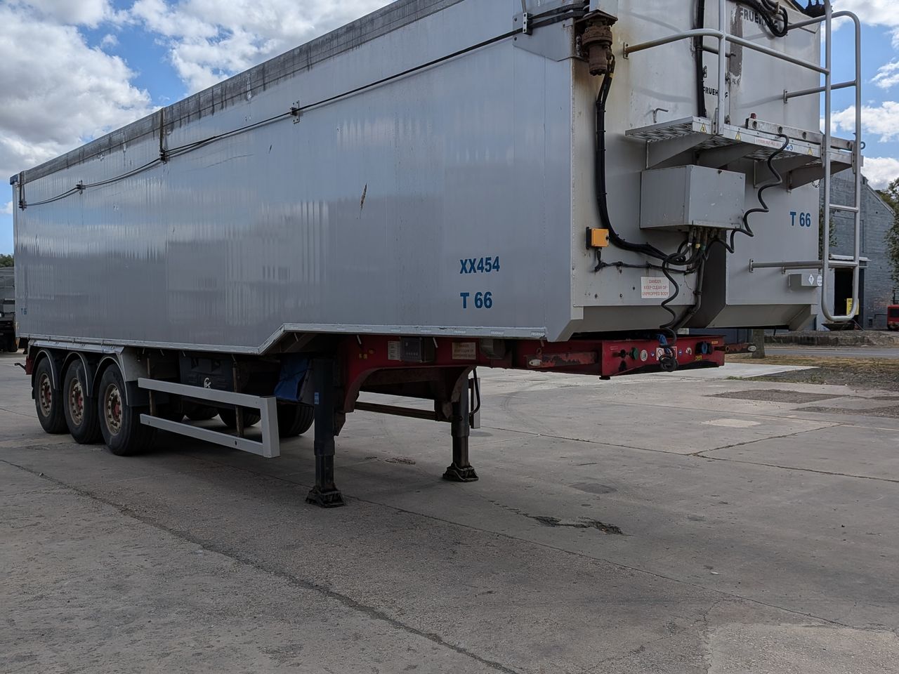 2018 Fruehauf 2018 74 cu TASCC Stepframe with manual tailgate, Hydroclear sheet and SAF Disc Trailers for sale at MV Commercial