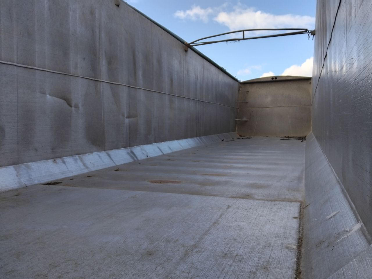 2015 Wilcox Sloper Smoothside Tipper Trailers for sale at MV Commercial