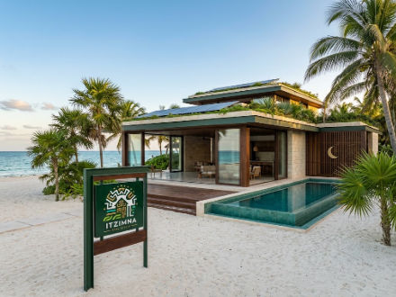 Desarrollo residencial premium sustentable frente al mar en Yucatán - Itzimna Real Estate Casa de playa de lujo con alberca frente al mar de Itzimna Real Estate para invertir en la costa yucateca 2027