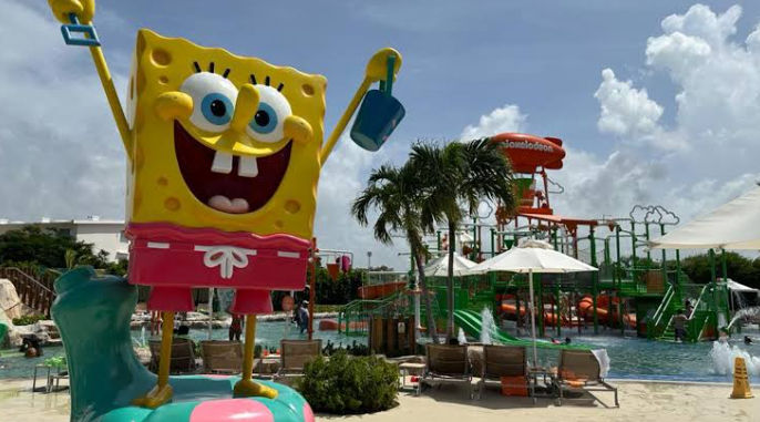Large SpongeBob SquarePants statue at a Nickelodeon water park resort
