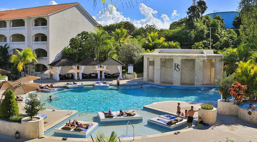 Transportation from Punta Cana Airport to Presidential Suites by Lifestyles