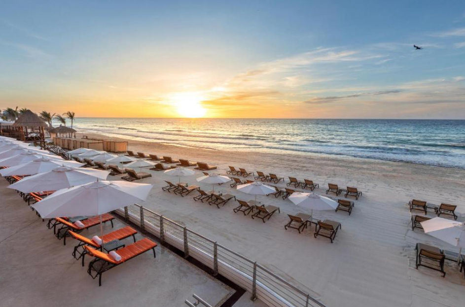 Beach Palace Hotel Cancun: Lujo Todo Incluido y Vistas al Mar Caribe