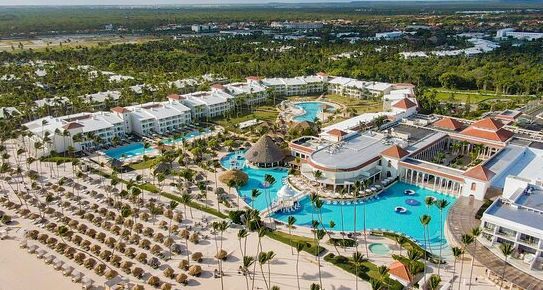 Vista aerea de un resort todo incluido en Punta Cana