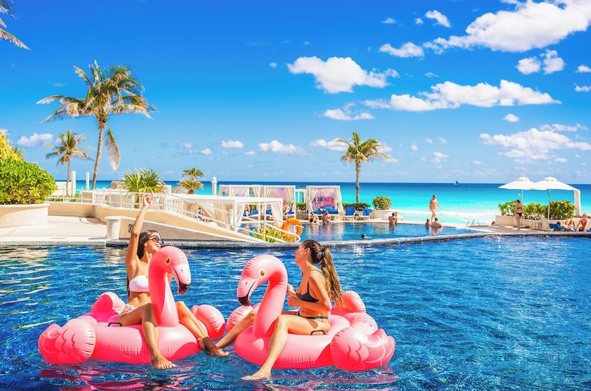 Private transportation to Sandos Cancun with Taxi Shuttle Cancun - Safe and comfortable transfer