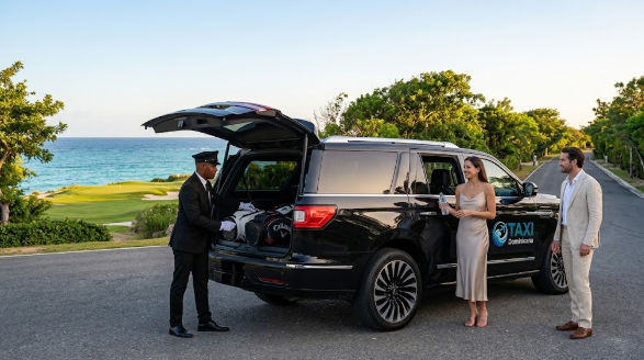 Private luxury transfer handling golf bags and luggage for guests in Cap Cana