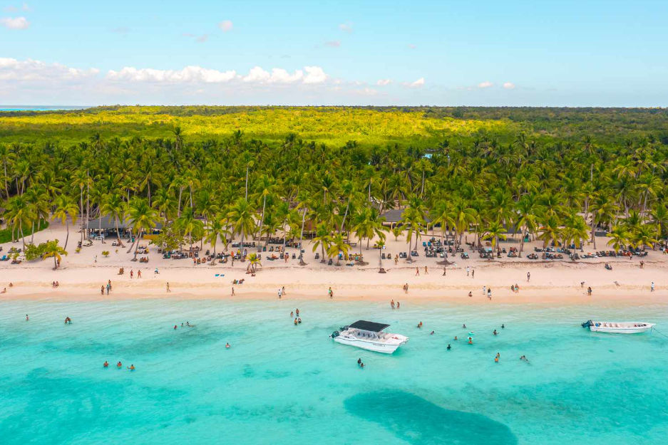 How to explore dominican republic safely