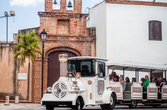 Santo Domingo Historical Tour Transportation