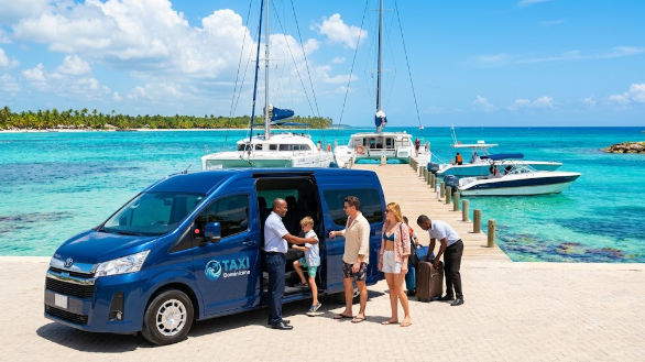 saona island holiday excursion transportation